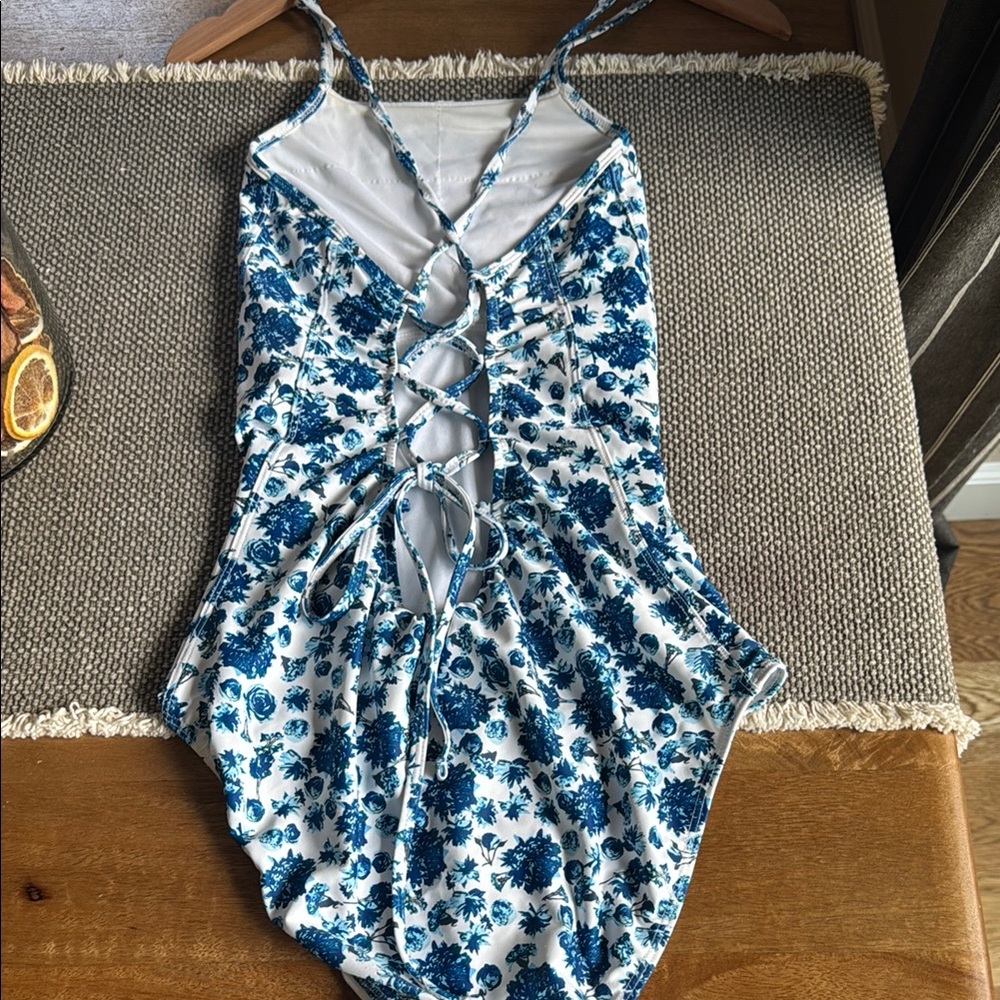 Albion Santorini Weekender one piece swimsuit M - Picture 6 of 10